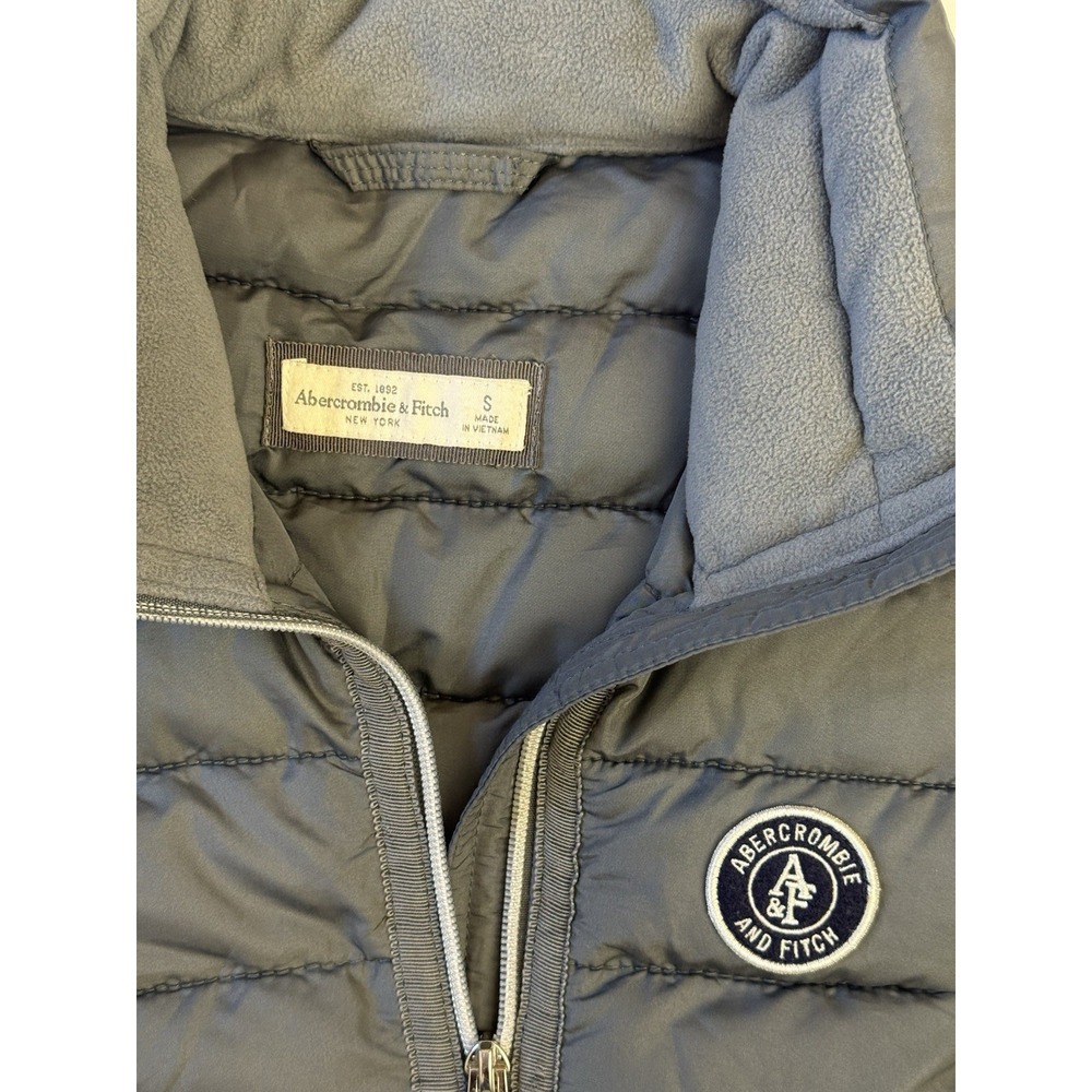 Abercrombie & Fitch Womens Puffer Vest Gray Quilted Fleece Lined Small AF Logo - Picture 3 of 6